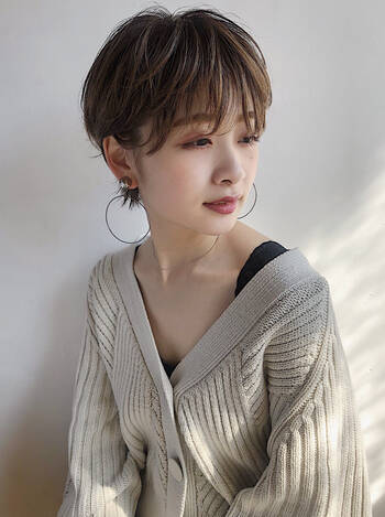 似合う前髪はおでこの形で選ぶ 好印象 小顔効果 表参道美容師の正解前髪 公式 働く大人の美容室 Turn Tokyo 表参道 青山