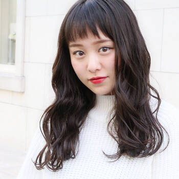 オンザ眉毛 ロングで個性派清楚さんに 綺麗な人ほど取り入れてる Hair