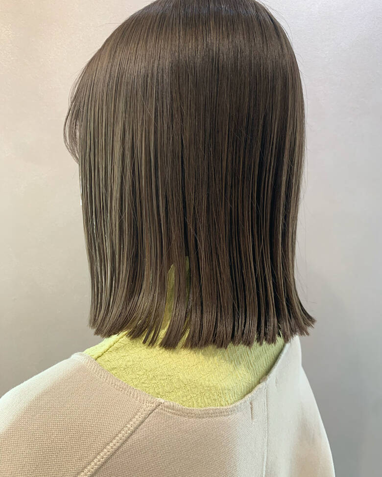 ミディアム ナチュラル グレーアッシュ 代 Hub Hair 角井 美久 Hair