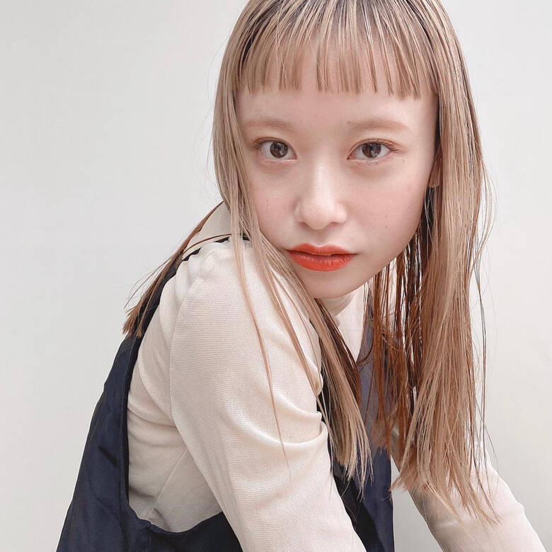 インナーカラー 前髪 前髪パッツン ミディアム Driveforgarden ドライブ フォーガーデン 前髪 ボブ ミディアムが得意 佐藤真希 Hair