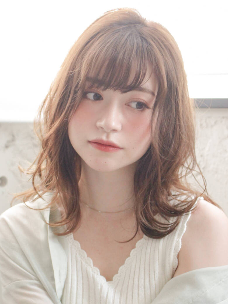 フェミニン アンニュイほつれヘア 韓国風ヘアー ミディアム Dyplus表参道 Dyplus表参道 高野 烈 Hair フェミニン アンニュイほつれヘア 韓国風ヘアー ミディアム Dyplus表参道 Dyplus表参道 高野 烈 Hair