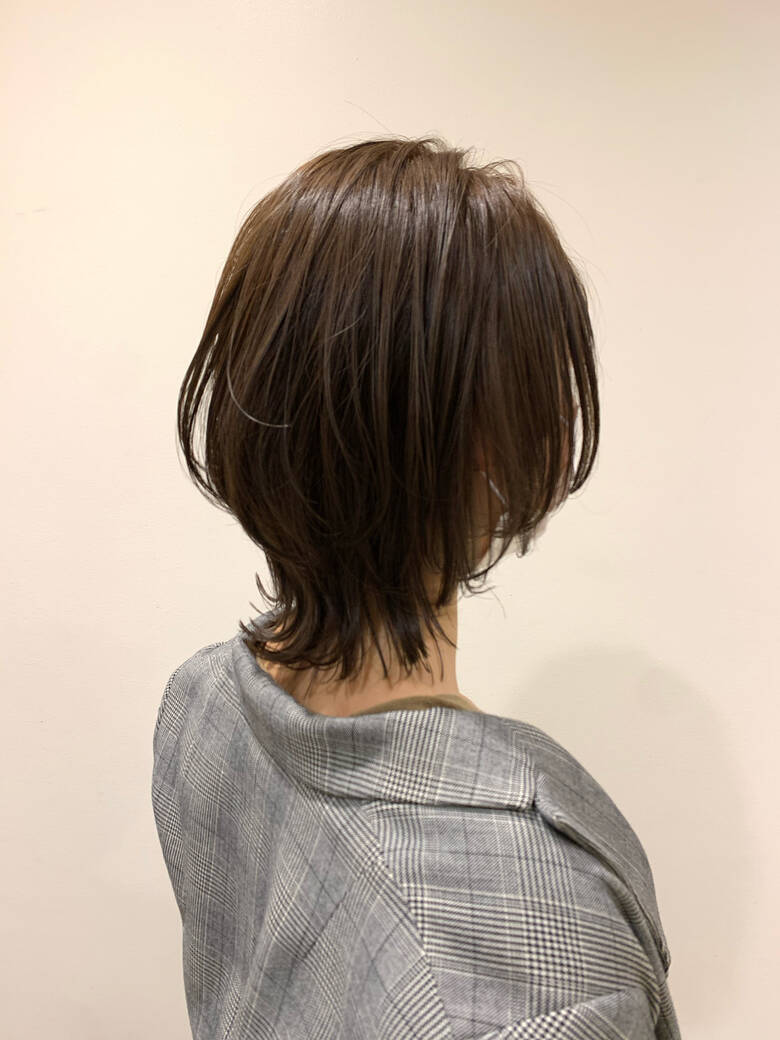 ガーリー ウルフカット ショートボブ 外ハネ Taylor Cazu Hair