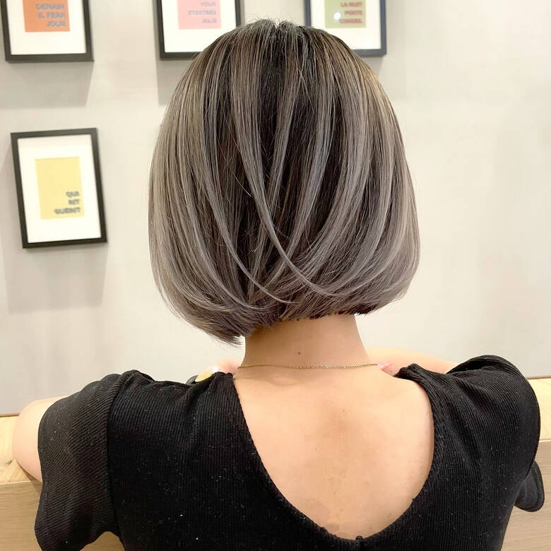 バレイヤージュ 切りっぱなしボブ アッシュ 外国人風カラー After アンドウ ユウ バレイヤージュ ハイライト Hair バレイヤージュ 切りっぱなしボブ アッシュ 外国人風カラー After アンドウ ユウ バレイヤージュ ハイライト Hair
