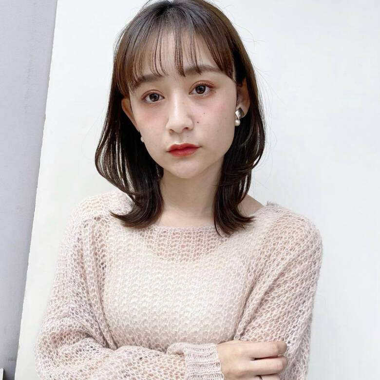 ミディアム フェミニン レイヤースタイル ミルクグレージュ Drive For Garden 加藤 友梨絵 Drive For Garden Hair