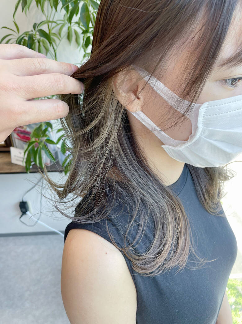 インナーカラーグレージュ イヤリングカラーベージュ インナーカラー セミロング Goofytokyo銀座 渋谷トモヒロ ショート ボブ Hair インナーカラーグレージュ イヤリングカラーベージュ インナーカラー セミロング Goofytokyo銀座 渋谷トモヒロ ショート ボブ Hair