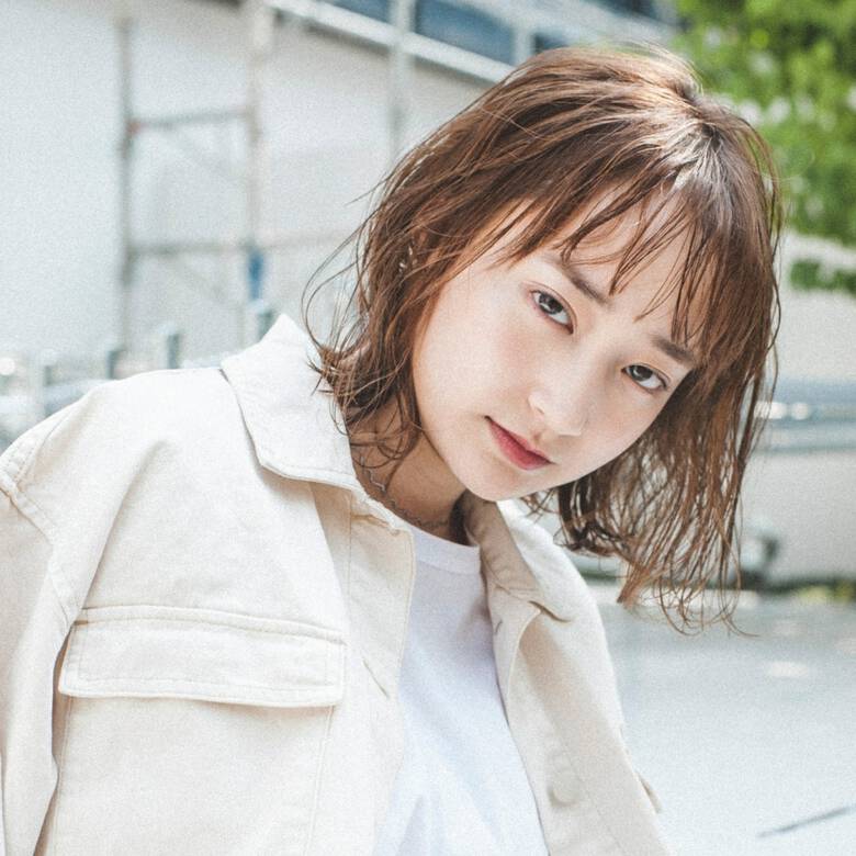 ボブ ブラウンベージュ オン眉 ウェットヘア Lili By Glanz 大金亮介 Hair