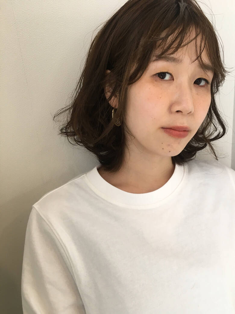 ブラウンベージュ パーマ ナチュラル Holic 中村香菜子 Hair