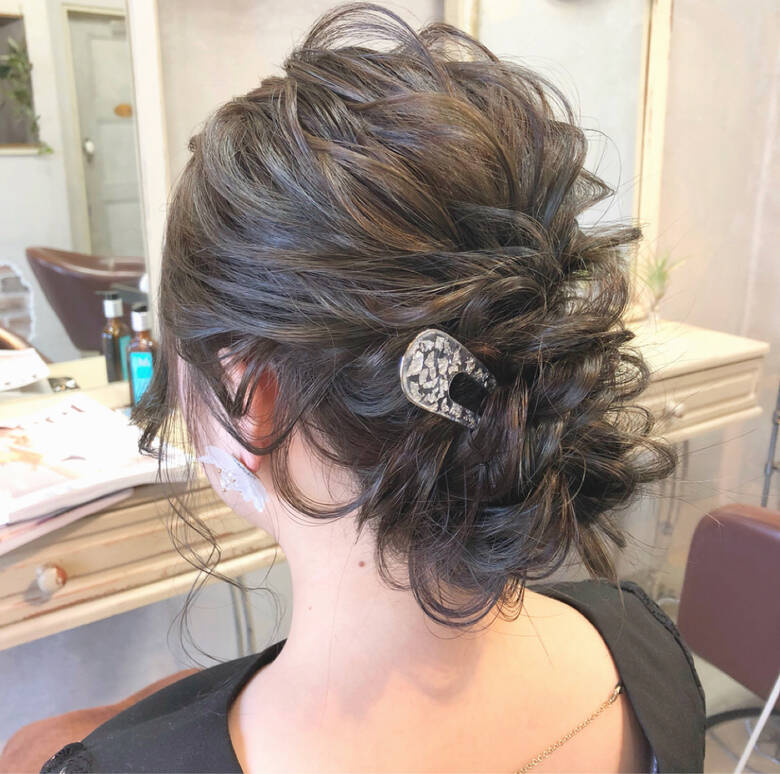 ヘアアレンジ セミロング ナチュラル 謝恩会 Maison De Sisi Hii De Hair