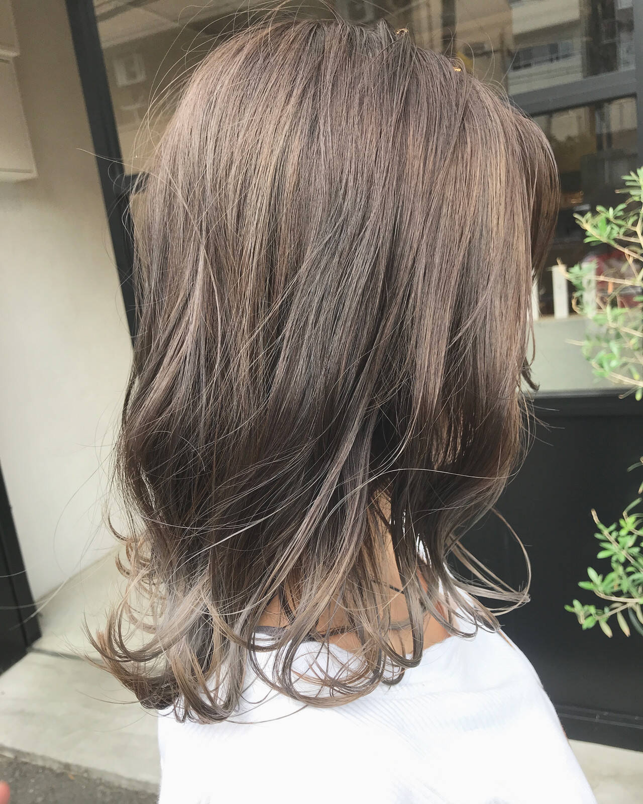ミディアム ハイライト 大人ハイライト グレージュ Solas 漁野 陽介 Hair ミディアム ハイライト 大人ハイライト グレージュ Solas 漁野 陽介 Hair