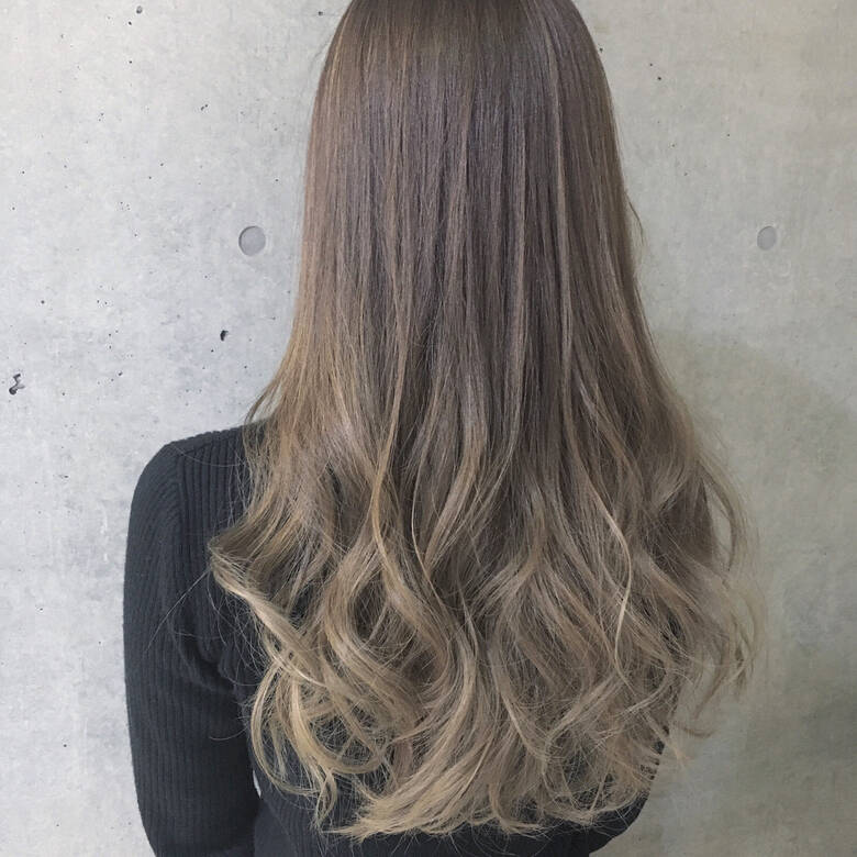 エレガント ブラウンベージュ グラデーションカラー ロング Alive Harajuku 桂巻 久美乃 2606 Hair エレガント ブラウンベージュ グラデーションカラー ロング Alive Harajuku 桂巻 久美乃 2606 Hair