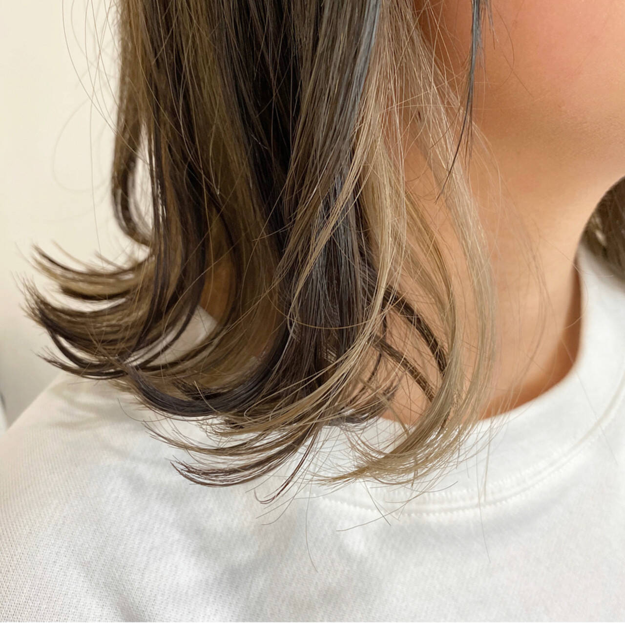 ミディアム アッシュグレージュ インナーカラー 切りっぱなしボブ I Tokyo ショートボブのカリスマ 坂本広大 I Group Hair