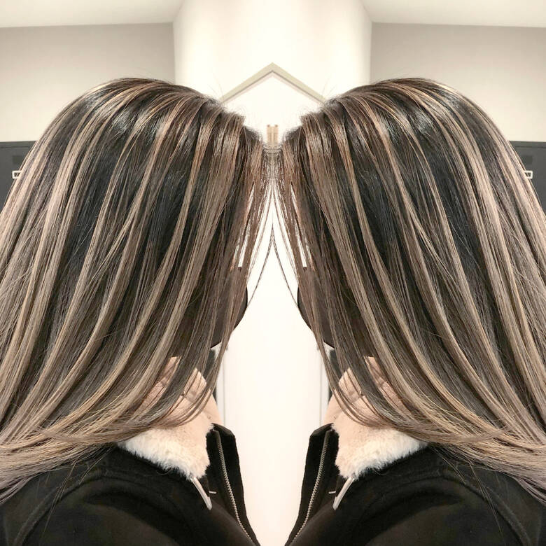 ホワイトベージュ レイヤーカット ミディアムレイヤー ミディアム フリーランス アンドウ ユウ バレイヤージュ ハイライト Hair