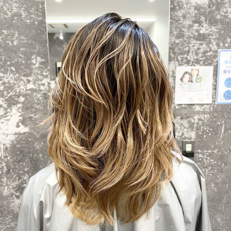 バレイヤージュ アッシュベージュ 外国人風カラー ミディアムレイヤー After アンドウ ユウ バレイヤージュ ハイライト Hair