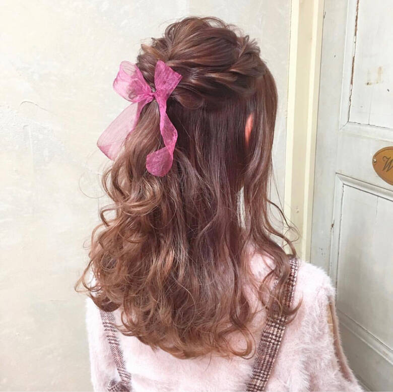 波ウェーブ ハーフアップ デート ヘアアレンジ Maison De Sisi Hii De Hair