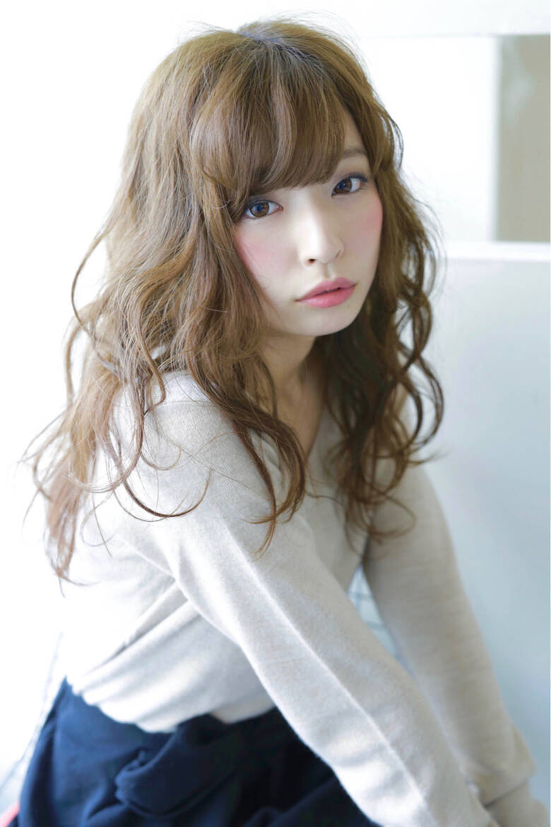 卵型 パーマ ミルクティーベージュ セミロング Magnet Hair Chiaki Hair 卵型 パーマ ミルクティーベージュ セミロング Magnet Hair Chiaki Hair