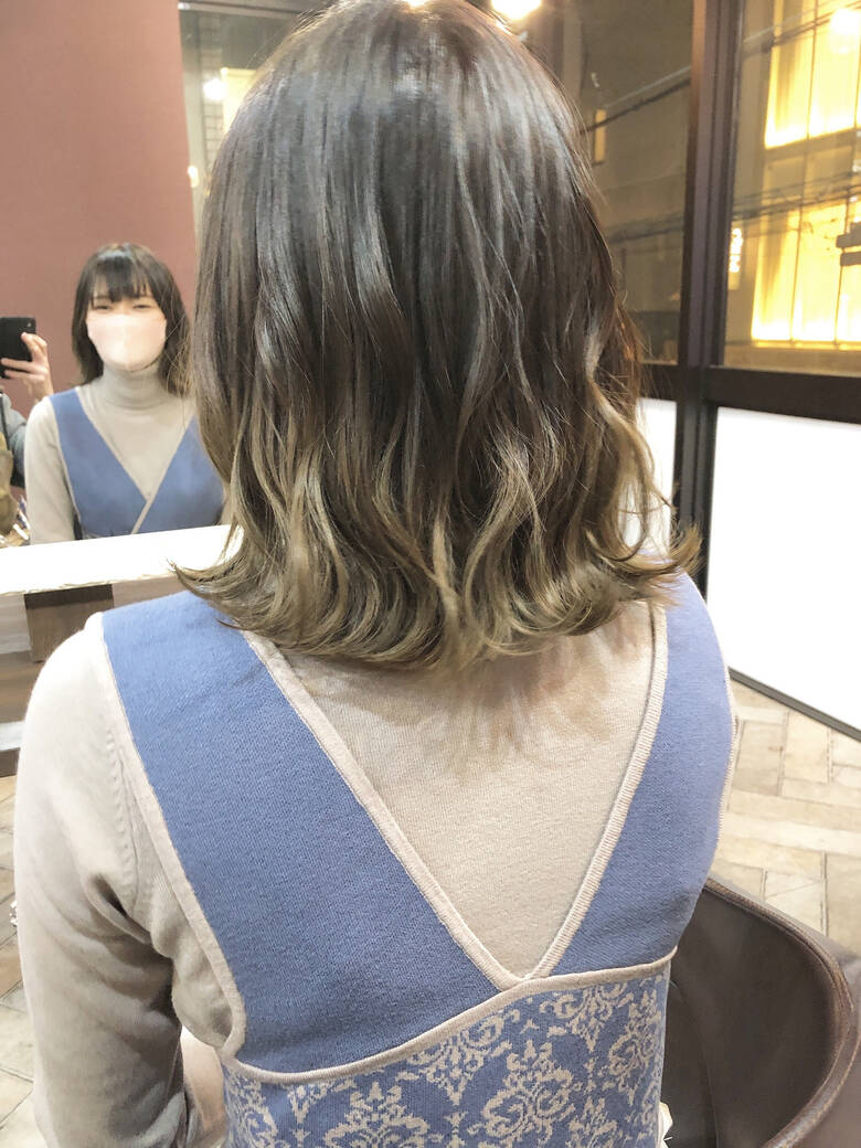 ナチュラル 切りっぱなしボブ グラデーションカラー シルバーアッシュ Hair Make Krest Nu茶屋町okk オカカ Hair ナチュラル 切りっぱなしボブ グラデーションカラー シルバーアッシュ Hair Make Krest Nu茶屋町okk オカカ Hair