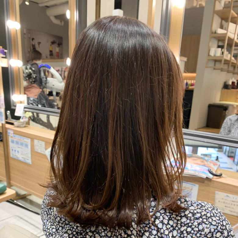 レイヤーカット アッシュベージュ 切りっぱなしボブ ミディアムレイヤー ウノプリール茶屋町店 菅井大輔 Hair