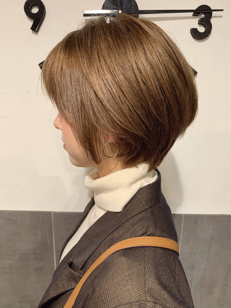 ブラウンベージュ 小顔ショート フェミニン ハンサムショート Neolive Susu オカモト ナツキ ショートヘア Hair