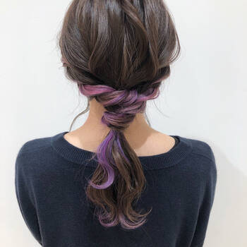 黒髪ボブには インナーカラー で可愛いスパイスを 真似したくなるトレンドヘア Hair