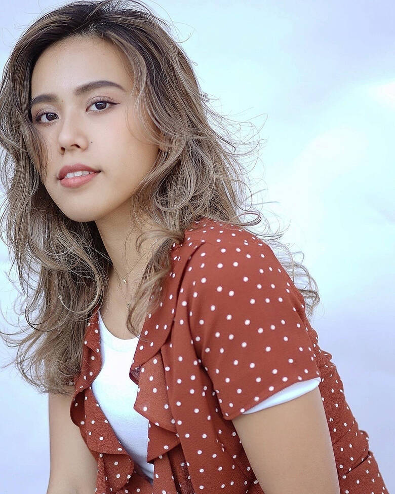 極細ハイライト 大人ハイライト ロング シルクベージュ Beautrium鎌倉小町 鈴木崚麻 5349 Hair