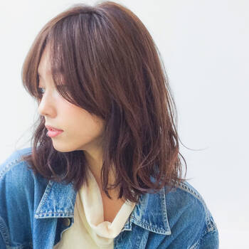 可愛さ0 チークバングとミディアムヘアが最高に女っぽい Hair 可愛さ0 チークバングとミディアムヘアが最高に女っぽい Hair