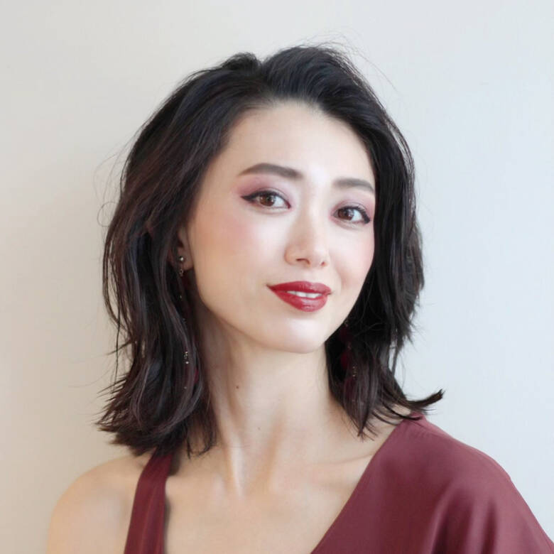 グラマラス エレガント ミディアムレイヤー ミディアム Miss Essence 竹下皓之 Hair