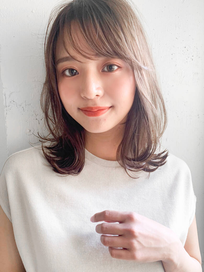 フェミニン こなれ感 ミディアム 前髪あり Kyli 表参道 Kyli 渡邊純平 前髪デザイナー Hair フェミニン こなれ感 ミディアム 前髪あり Kyli 表参道 Kyli 渡邊純平 前髪デザイナー Hair