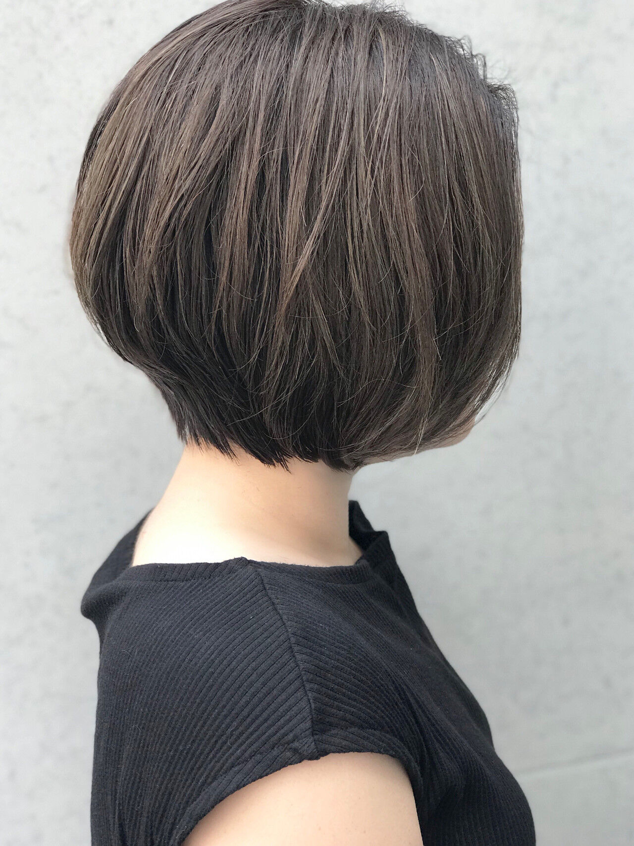 髪型 ショート アッシュグレー