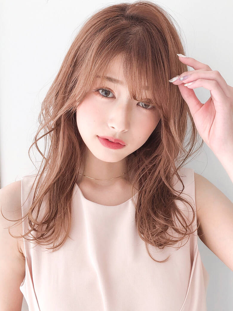 流し前髪 ミディアムレイヤー 大人かわいい デート Agnos 青山 アグノス 佐藤 侑哉 Hair 流し前髪 ミディアムレイヤー 大人かわいい デート Agnos 青山 アグノス 佐藤 侑哉 Hair