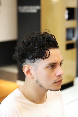 メンズパーマ ビジネスシーンにも なメンズ向け最新ヘアカタログ Hair