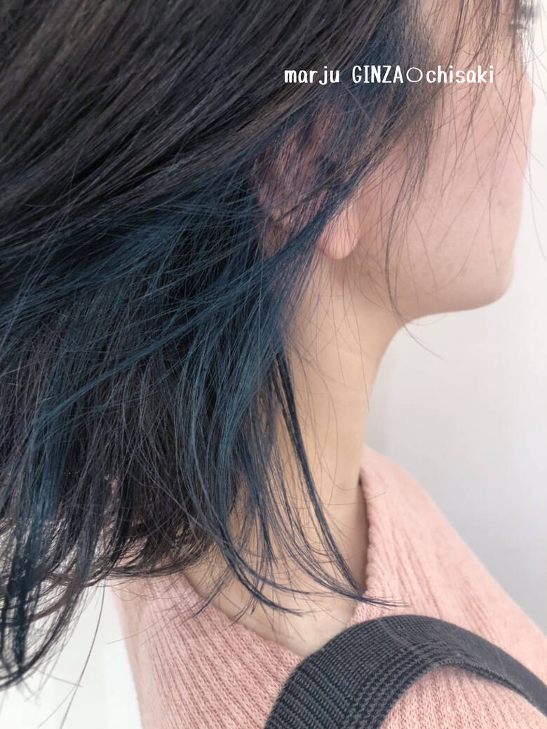 外ハネ インナーカラー ミディアム ブルー Marju銀座 インナーカラー ホヅミ チサキ Hair
