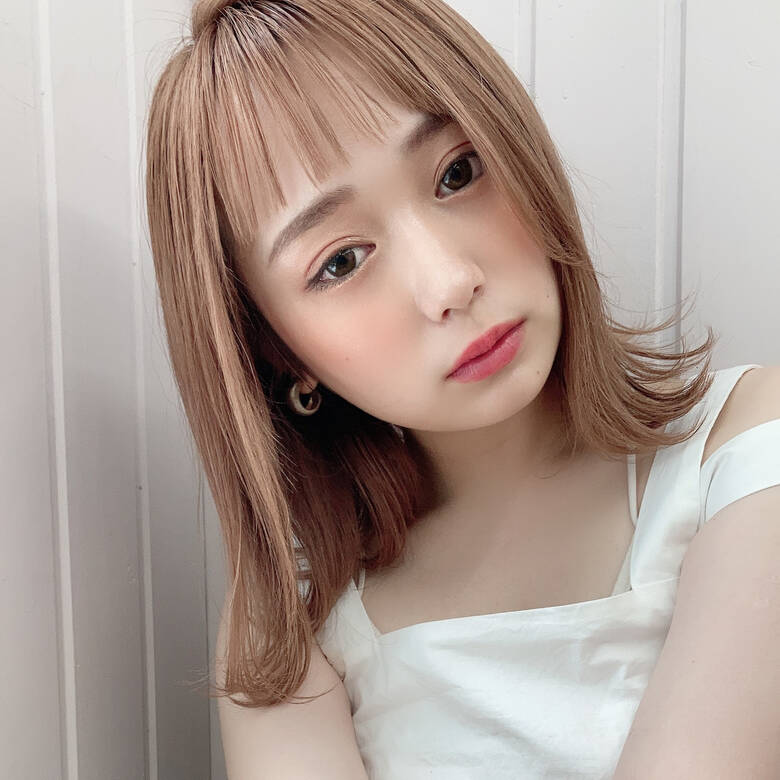 シースルーバング ナチュラル ミディアムレイヤー 切りっぱなしボブ Neolive Curro Rina Hair