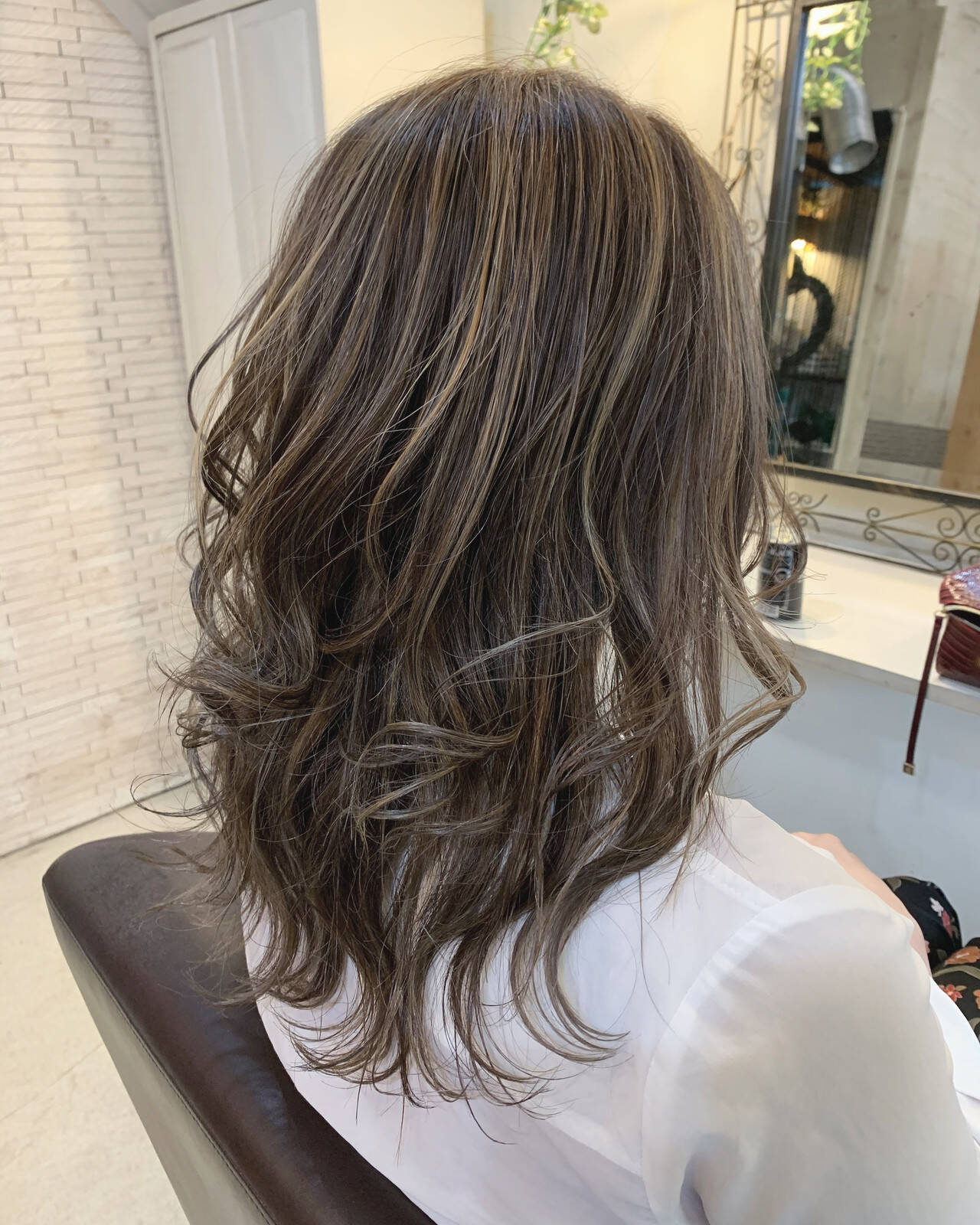 髪型 ボブ ハイライト