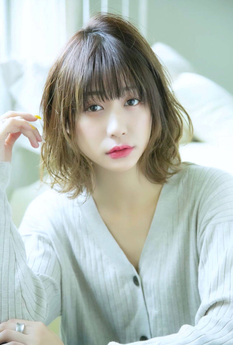 ミディアムレイヤー レイヤースタイル ひし形シルエット 外ハネ Lond Printemps 水野拓也 Hair