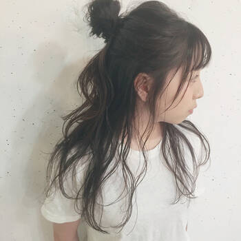 夏のロングヘアアレンジはコレ 手軽にできるまとめ髪 Hair