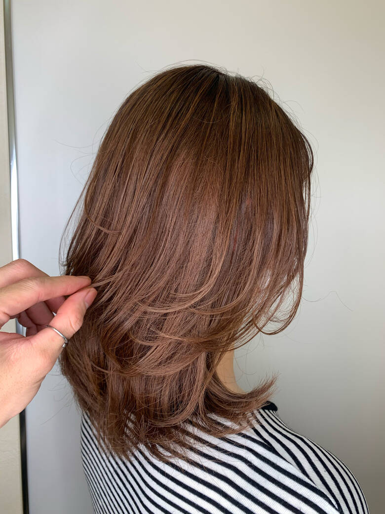 ミディアム ピンクベージュ ミディアムレイヤー 大人ハイライト Solo Design 大越 勇嗣 Hair ミディアム ピンクベージュ ミディアムレイヤー 大人ハイライト Solo Design 大越 勇嗣 Hair