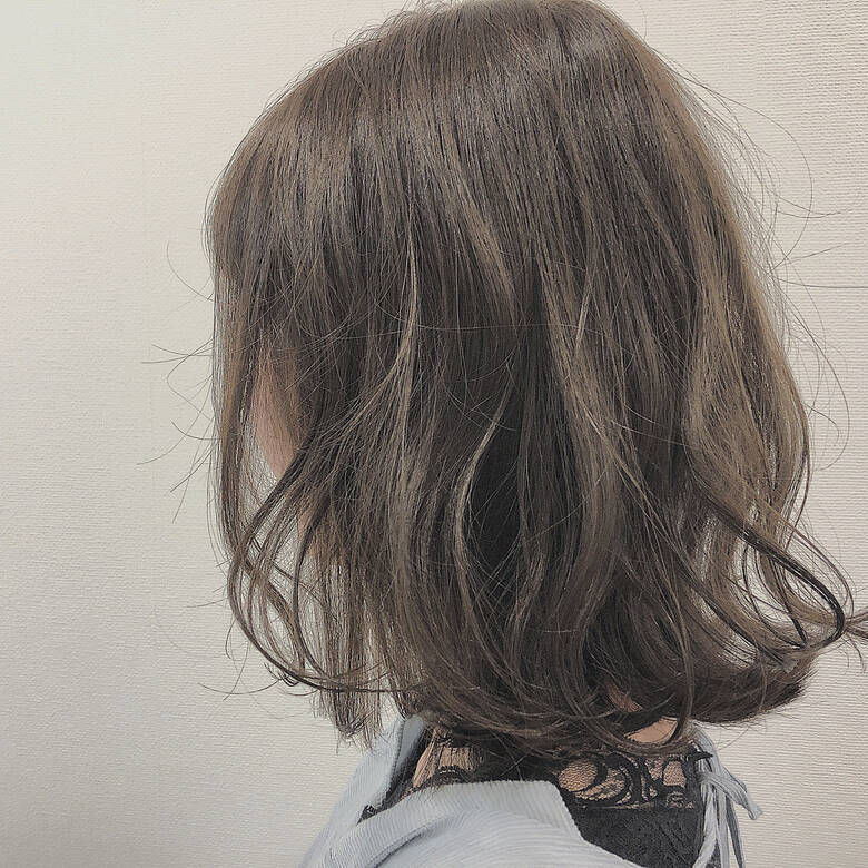 ガーリー 巻き髪 ミディアム ゆるウェーブ Agu Hair 久川伸行 4701 Hair