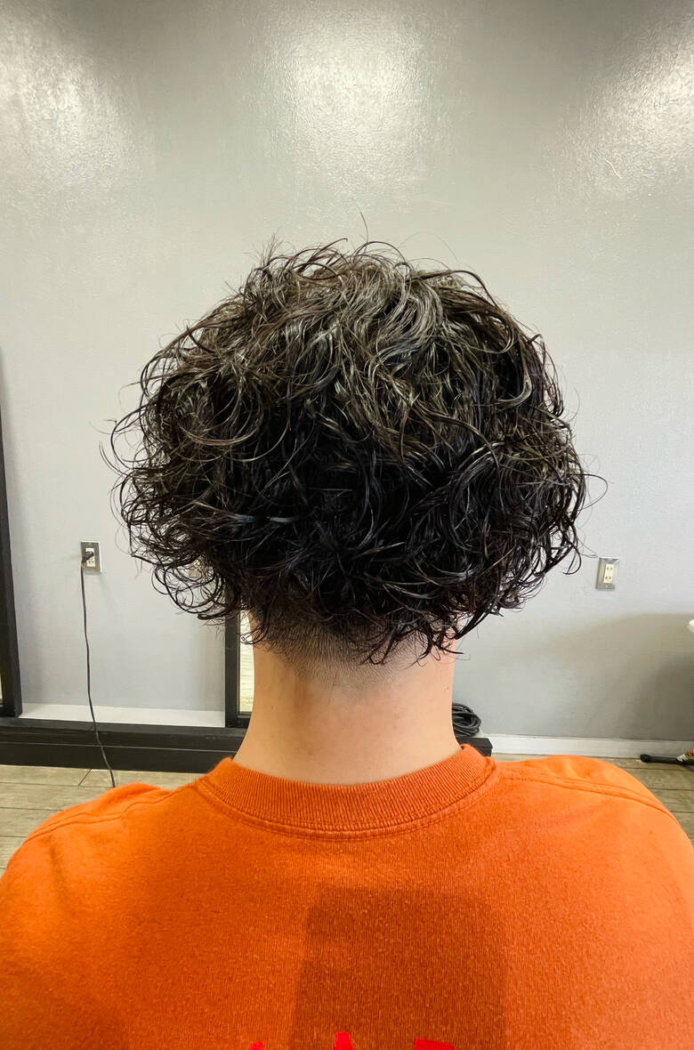 ミディアム 刈り上げ スパイラルパーマ フェードカット Homies ホーミーズ ひのもと そういちろう 石川県 Homies Hair