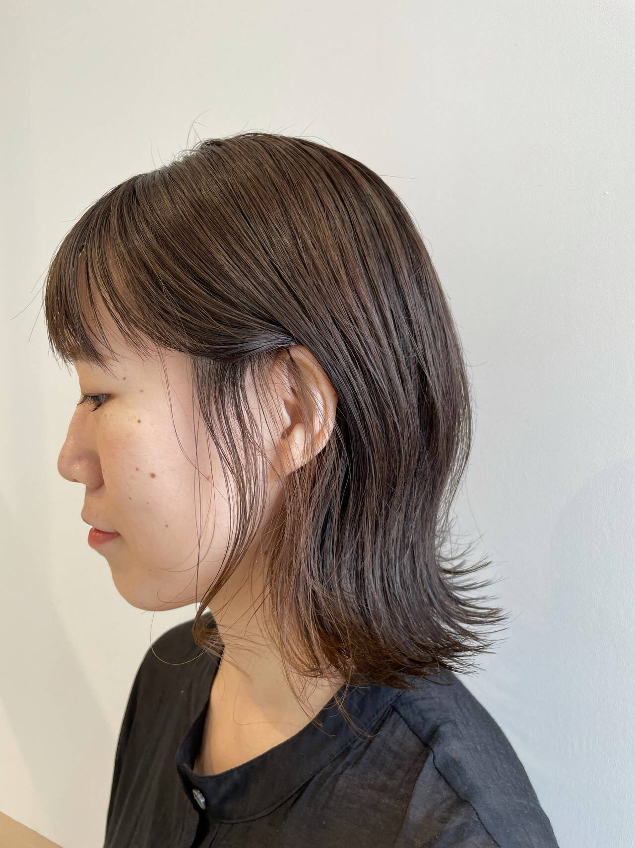 インナーカラー アッシュベージュ ミディアムレイヤー フェミニン Icie 渡部朋子 Hair