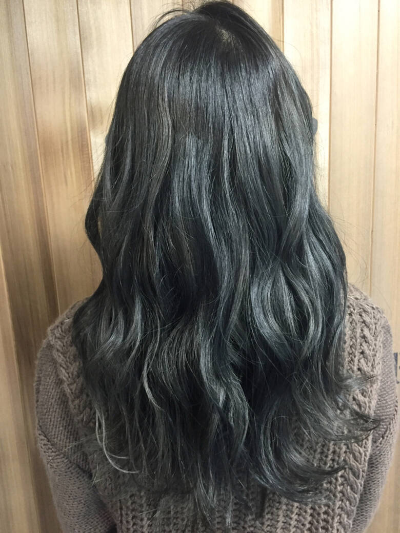 ロング アッシュグレー ガーリー 波ウェーブ Mondshalna Toku Hair