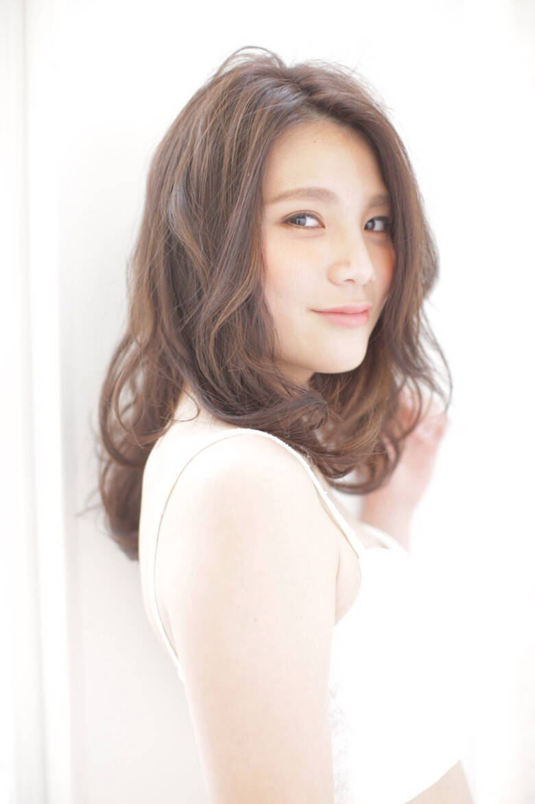 ミディアム センターパート 夏 大人かわいい 青木 優香 Hair ミディアム センターパート 夏 大人かわいい 青木 優香 Hair