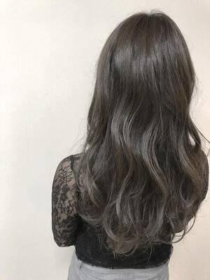 青系の髪色であか抜けヘアに 周りと差がつくおしゃれカラー9選 Hair 青系の髪色であか抜けヘアに 周りと差がつくおしゃれカラー9選 Hair