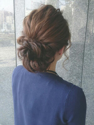 ロング向け シーン別に使い分けたいトレンドヘアアレンジ Hair ロング向け シーン別に使い分けたいトレンドヘアアレンジ Hair