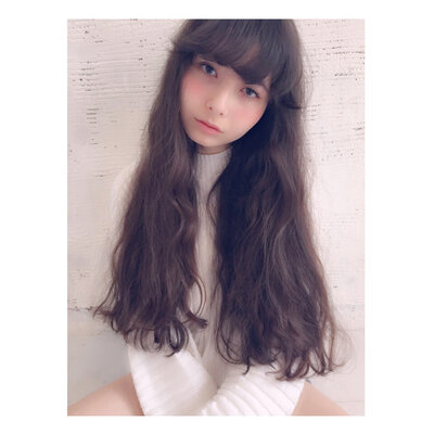 くせ毛はロングヘアで生かす 髪の重みでくせ毛をアレンジ Hair