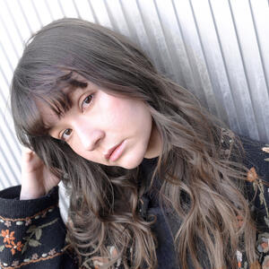 旬 グレーカラーから目が離せない 圧倒的な透明感をgetしよう Hair