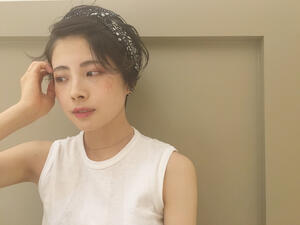 ヘアアレンジはヘアバンドが決め手 大人かわいいつけ方を伝授 Hair